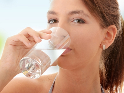 预防胆结石可以多喝水